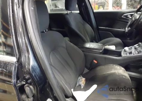 2015 Chrysler 200 Limited из США, поврежденный, VIN 1C3CCCABXFN619131